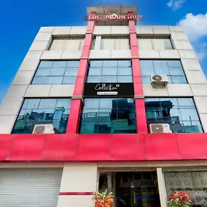 3* Hotel Super Collection O Rampura Near Sajjan Garh Fort Formerly Blue Mountain