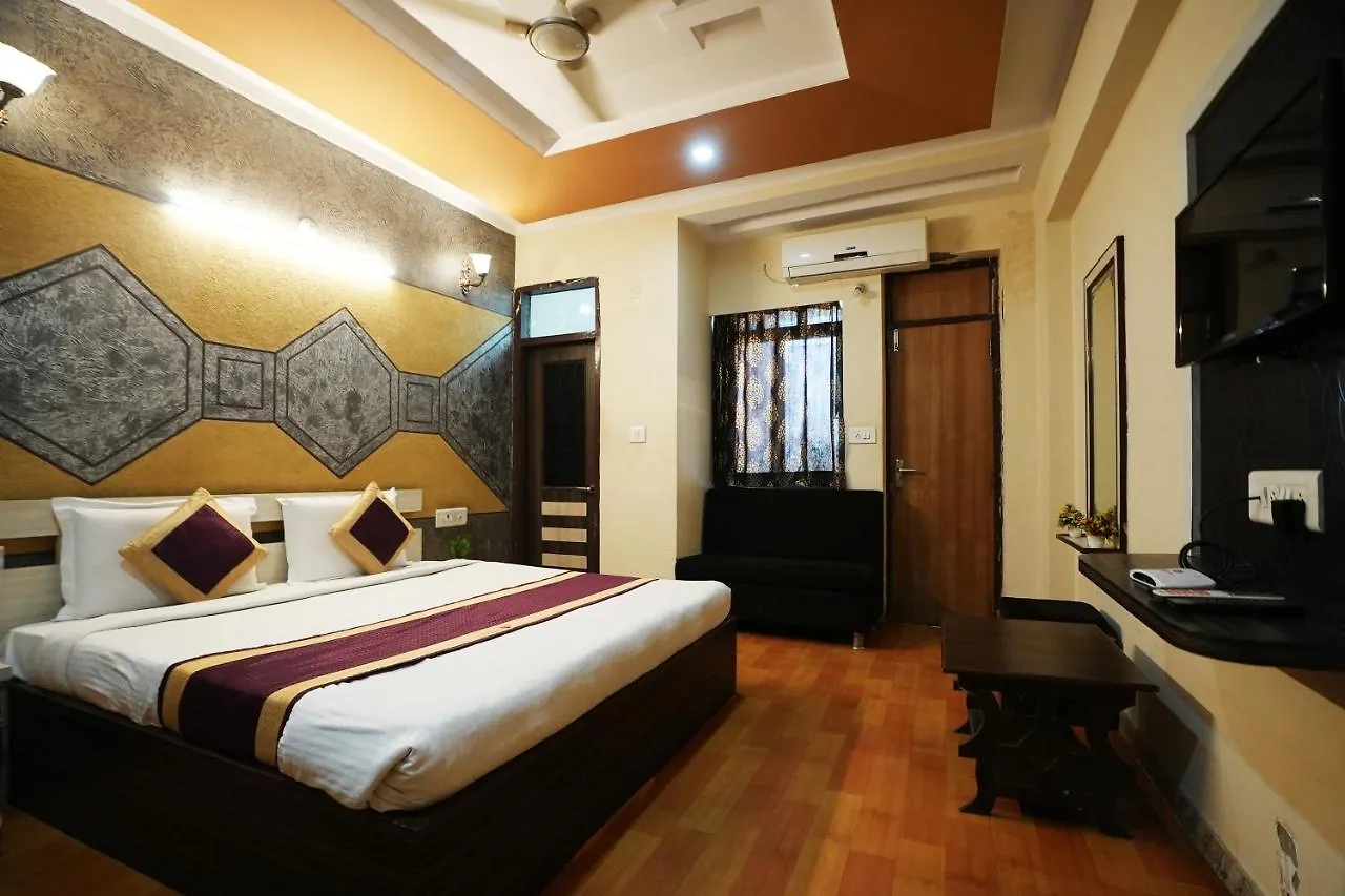 Hotel Kingdom Palace Near Udaipur Railway Station 3*,
